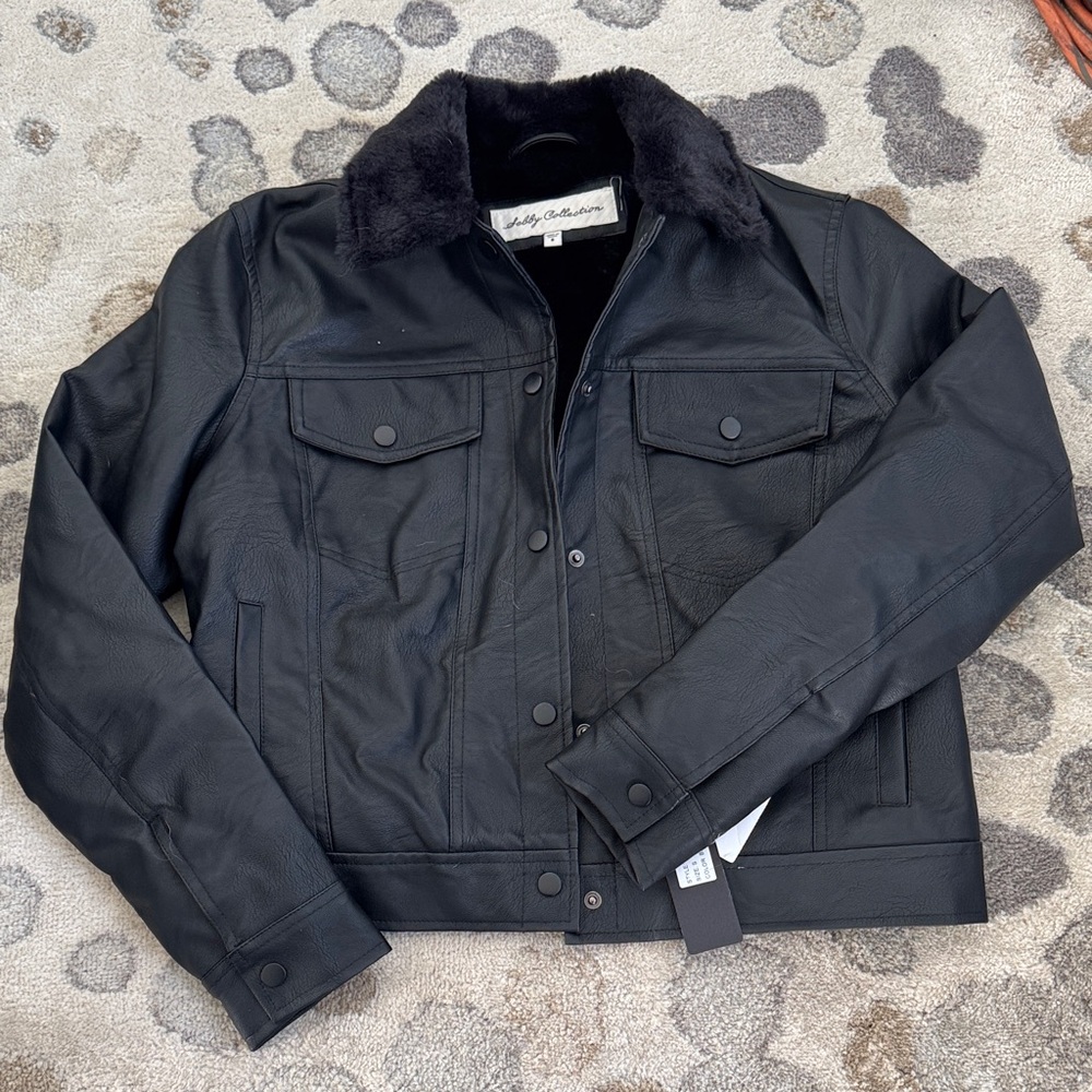 Chic Black Leather Jacket with Faux Fur Collar